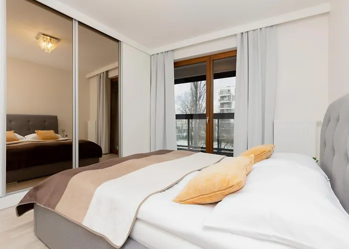 Grzybowska Apartment With Air Conditioning & Balcony Warsaw By Renters Prestige