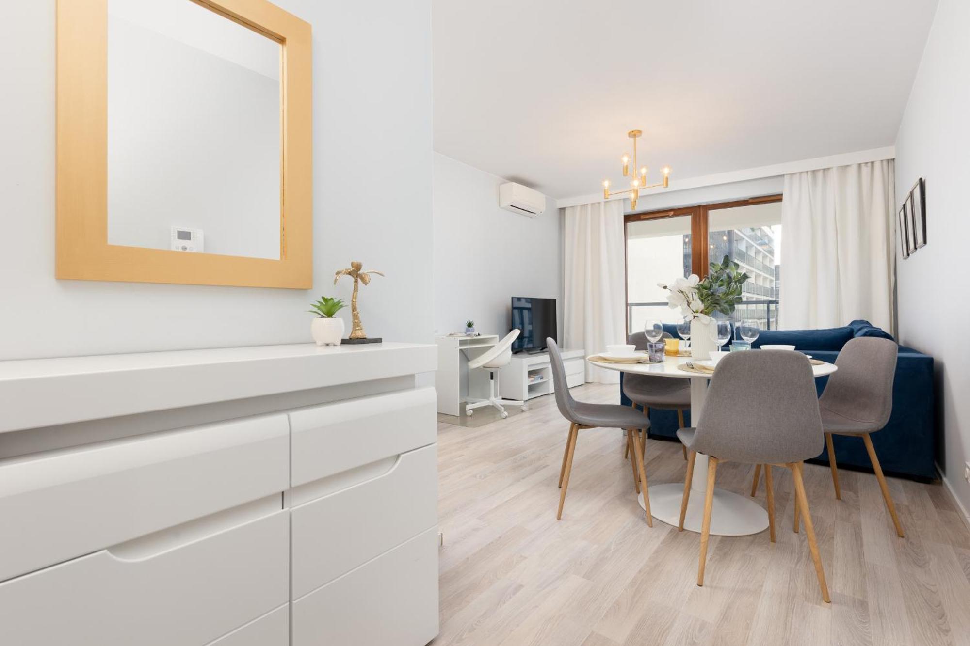 Grzybowska With Air Conditioning & Balcony By Renters Prestige Warsaw
