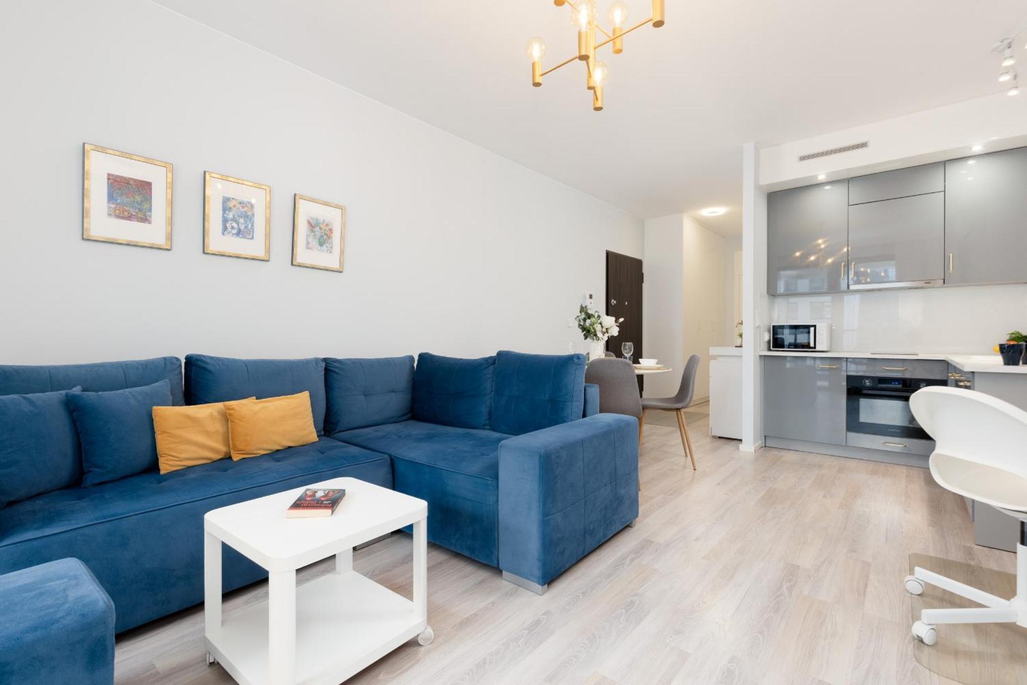 Grzybowska With Air Conditioning & Balcony By Renters Prestige * Warszawa
